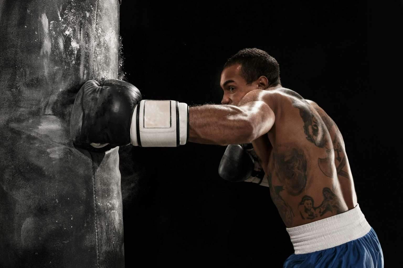 Dempsey Roll : La technique de destruction légendaire de Hajime no Ippo Boxing training and punching bag