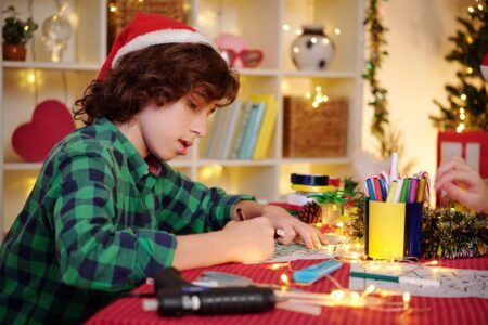 L’étoile amateur Conner Tudsbury prête à émerger de l’ombre Talented boy drawing